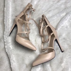 NWOT Tan Strappy Heals